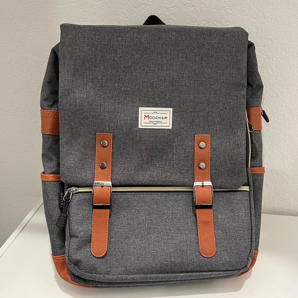 Like New Laptop Backpack with USB Charger and Charging Port